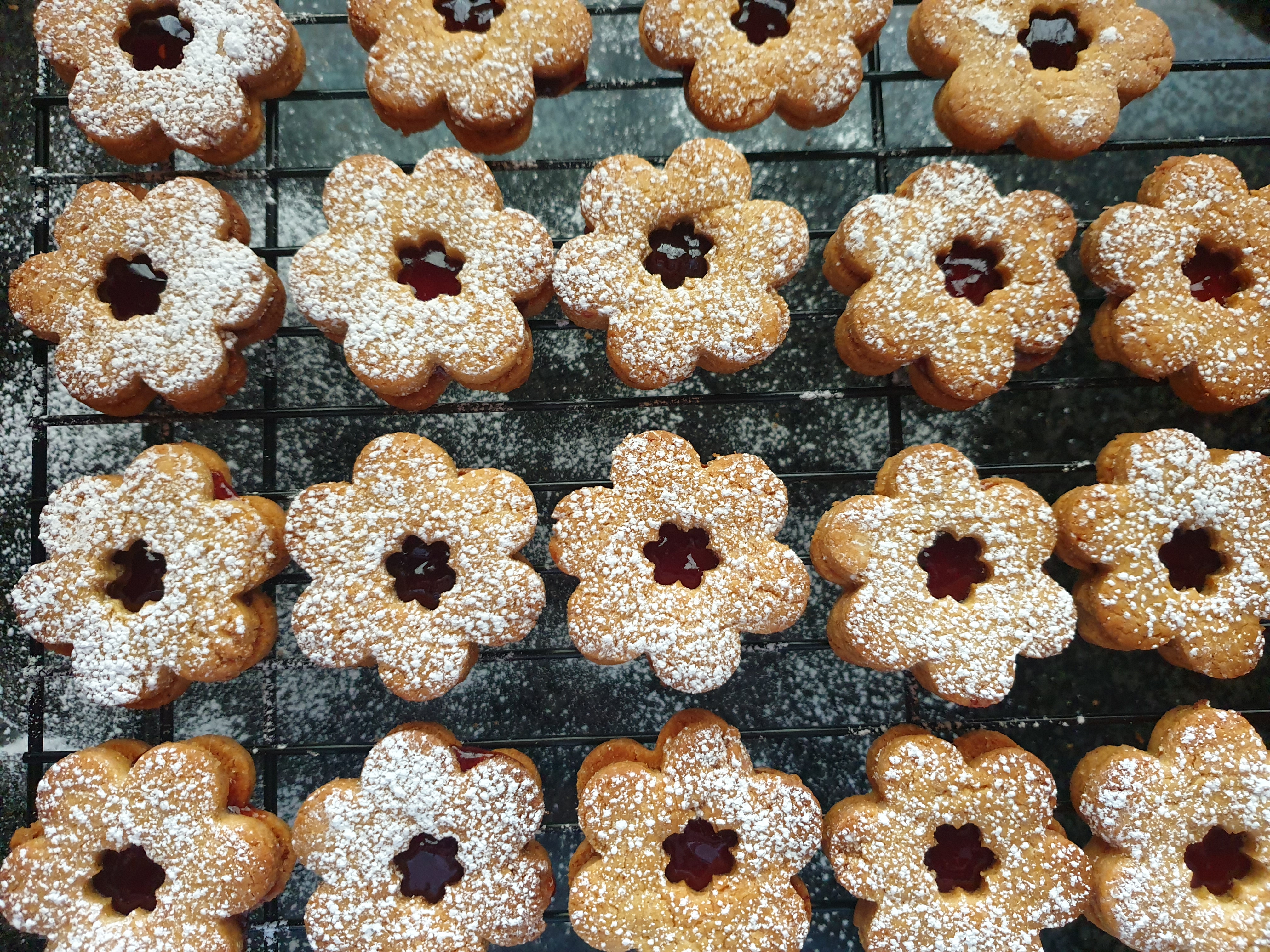 Linzer Cookies